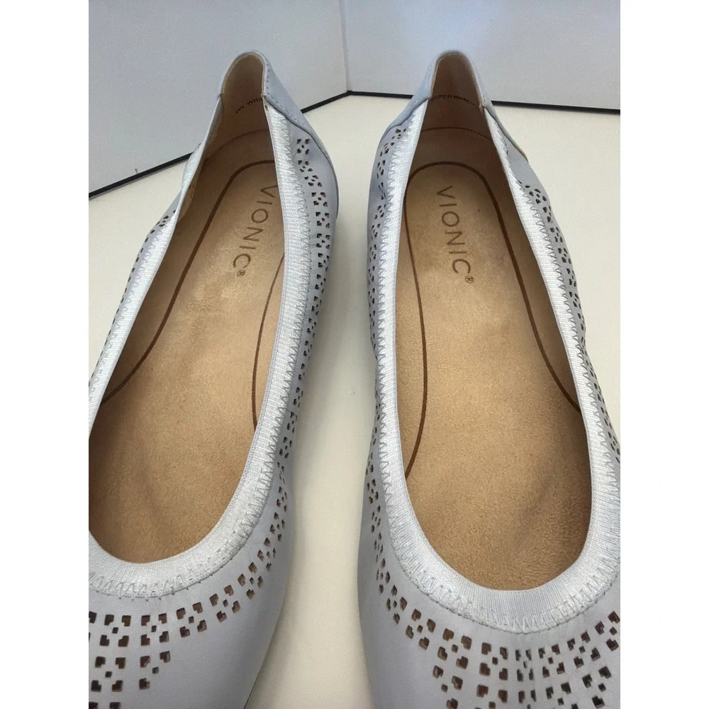 Vionic Whisper Grey Leather‎ Laser Cut Ballet Flats  8W Orthotic Comfort
